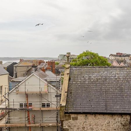 Modern Flat With Island Views In Heart Of Tenby Exterior photo